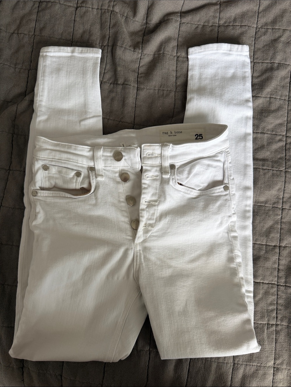 Women’s Rag & Bone white skinny jeans